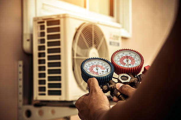 Professional Hvac technician working in Fontana, CA